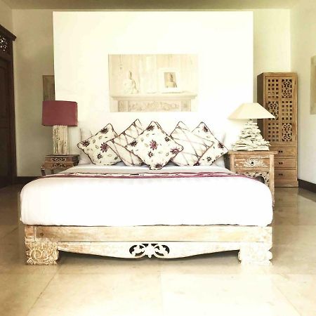 Villa Jalal Кута Екстериор снимка