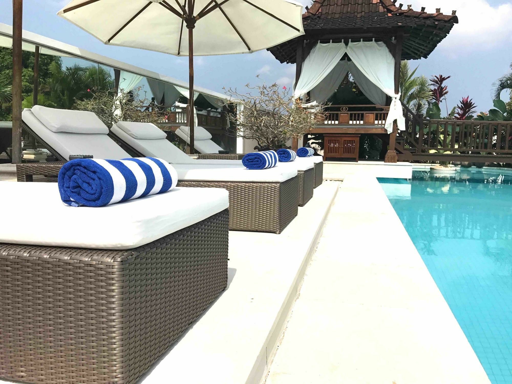 Villa Jalal Кута Екстериор снимка
