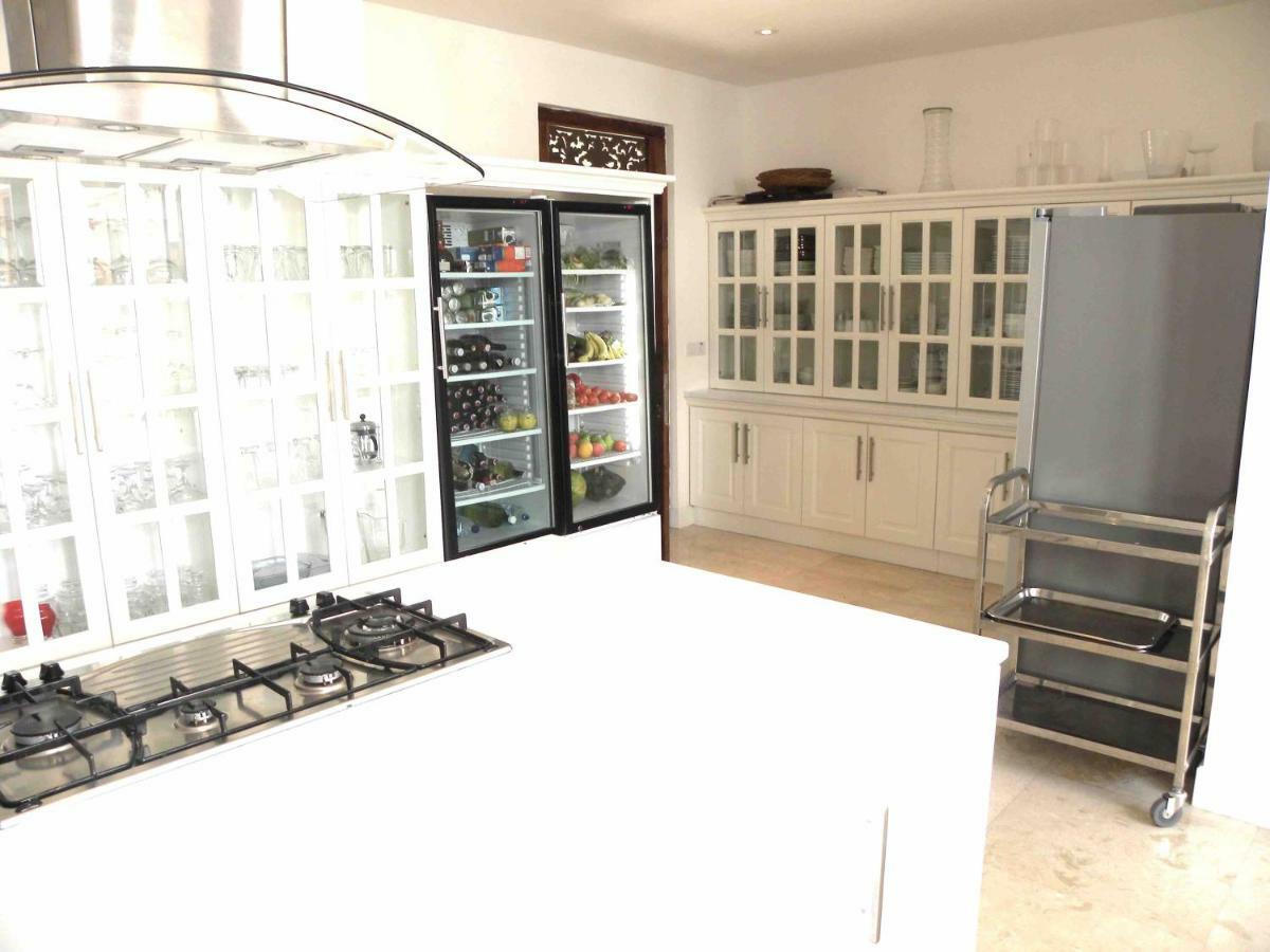 Villa Jalal Кута Екстериор снимка